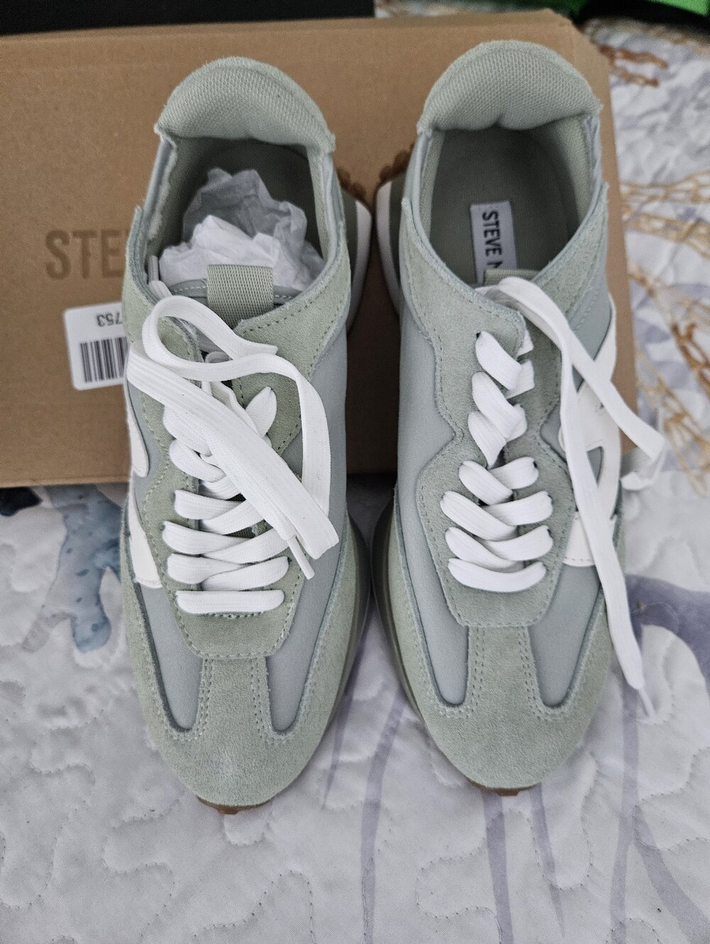 New Steve Madden Sage Green & White Womens Gym Shoes THIS COLOR IS SOLD OUT - Picture 4 of 5